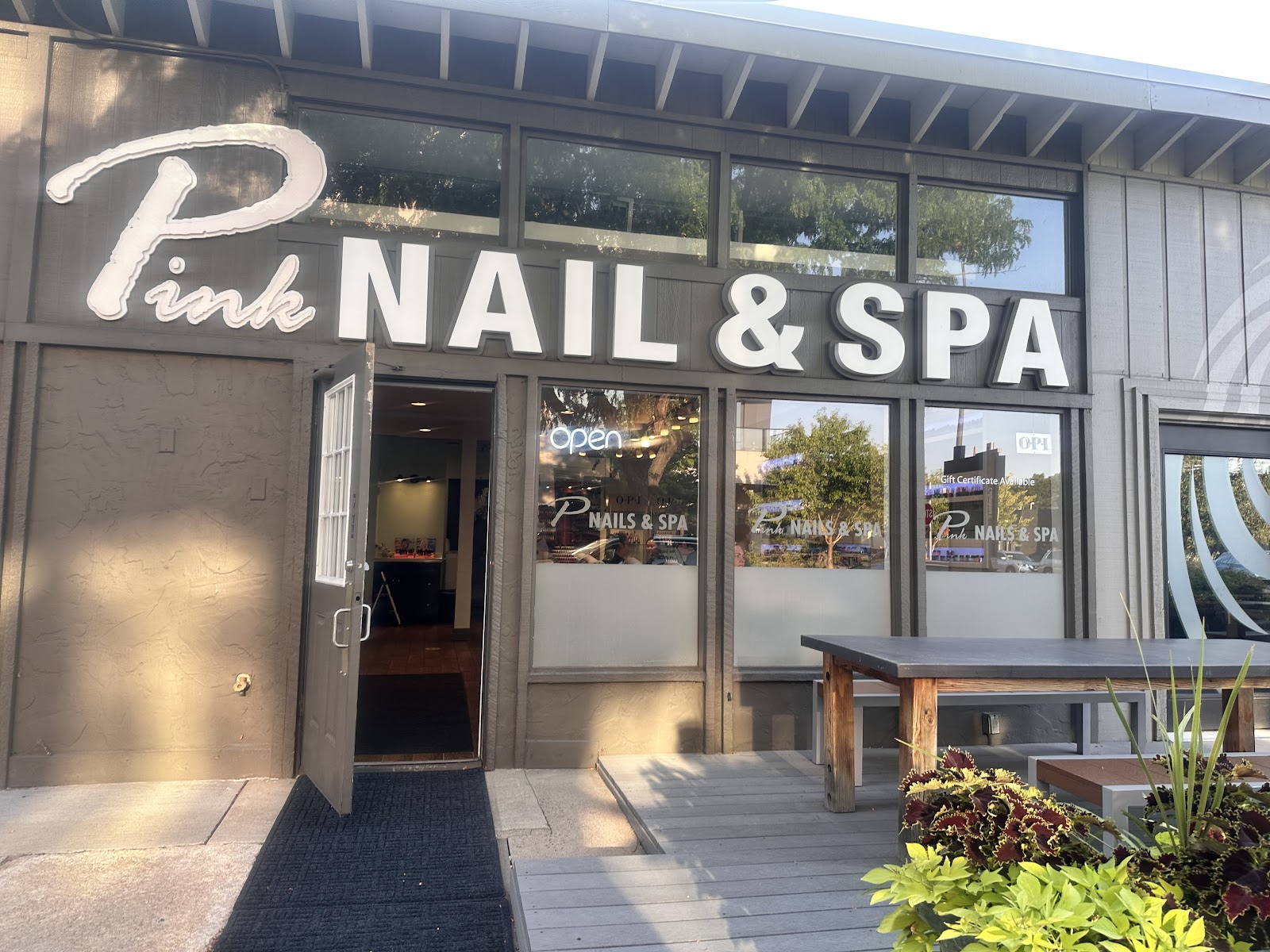 Pink Nails And Spa nail photo 1